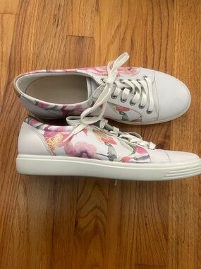 NEW ECCO Soft 7 White Floral Leather Sneakers -
